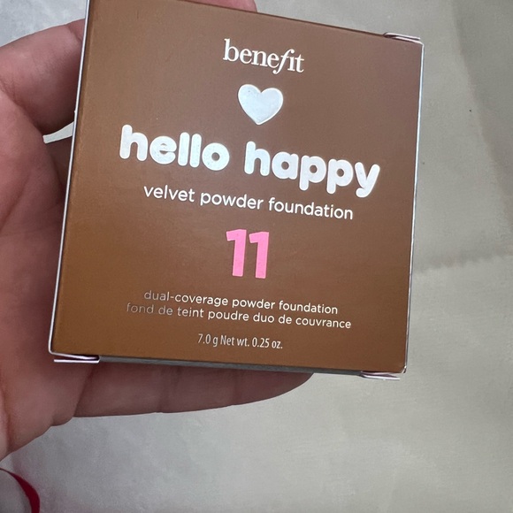 Benefit Velvet Powder Foundation #11 - Picture 6 of 6